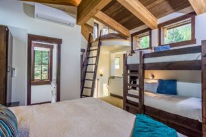 Snow Bear Chalets - Ponderosa Treehouse Loft With Bed, Bunk Beds, And Ladder To Turret