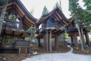 Snow Bear Chalets - Three Treehouses Exterior Rear Balconies